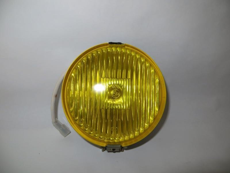 Фара противотуманная ВАЗ-2104 … -21099 (желтый цвет рассеивателя)