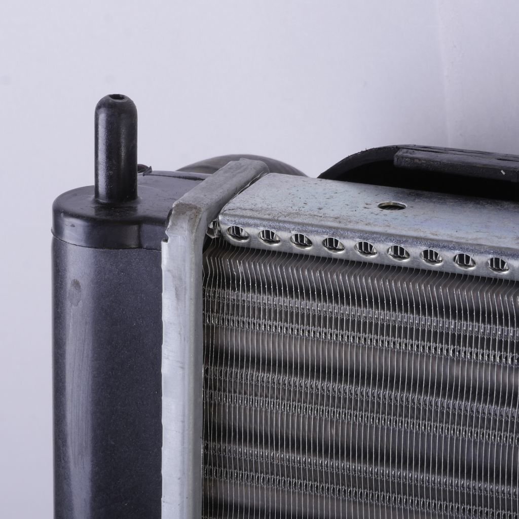 Радиатор охлаждения LADA Priora с трубопроводами и электровентилятором (алюминиевый)