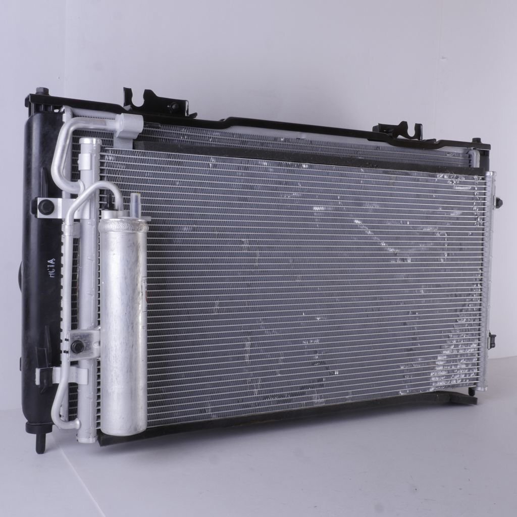 Радиатор охлаждения LADA Priora с трубопроводами и электровентилятором