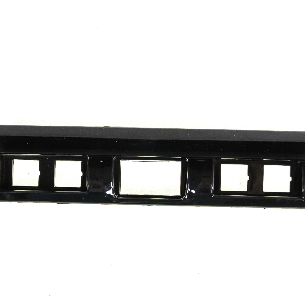 Молдинг консоли панели приборов LADA Priora (с 2013 по 2018 г.в.) черный глянец