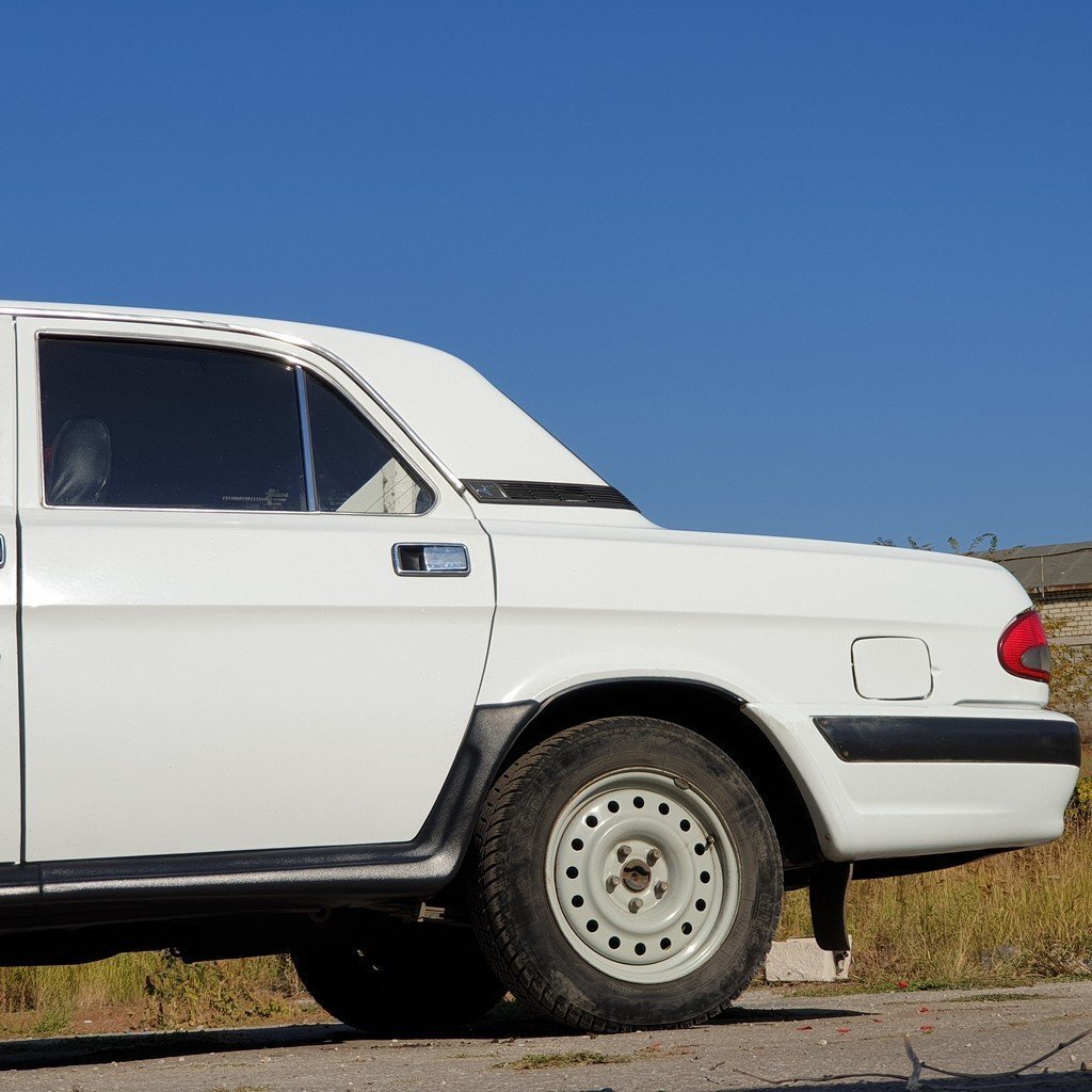 Пороги ГАЗ-3110 и -31105 "Волга" декоративные "4 части"