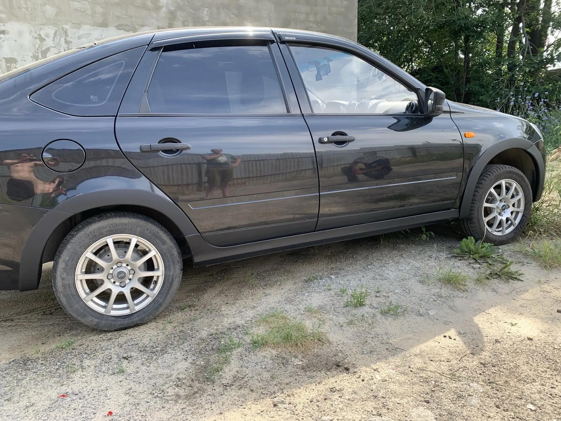 Арки LADA Kalina II и Granta (с 2011 по 2018 г.в.) декоративные "Cross" ООО "Автостайл"