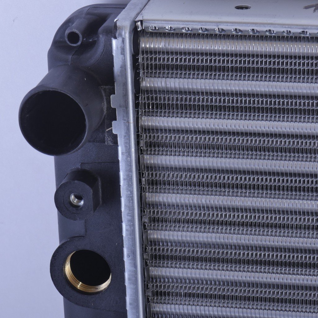Радиатор охлаждения ВАЗ-2110 … -2112 (для а/м с карбюраторным дв.)