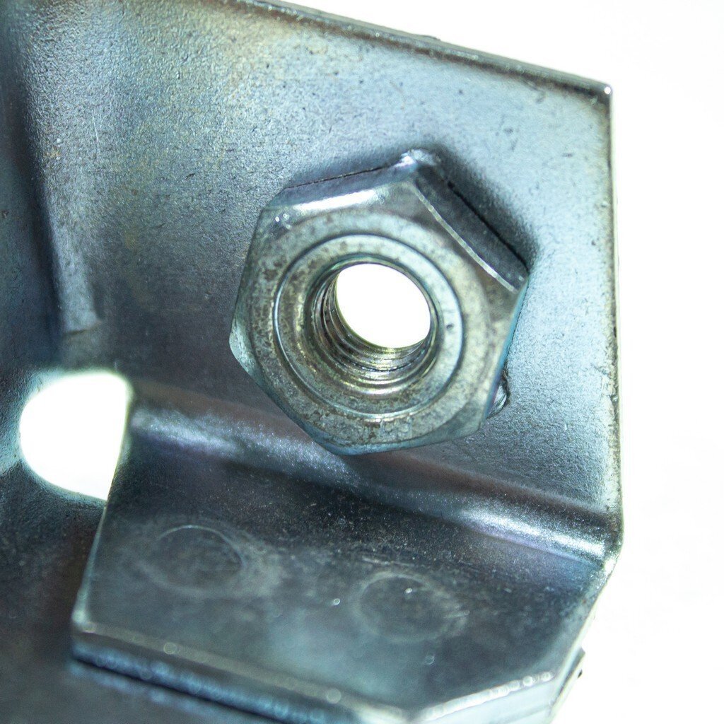 Кронштейн крепления приемной трубы глушителя к коробке переключения передач ВАЗ-2101 … -2107