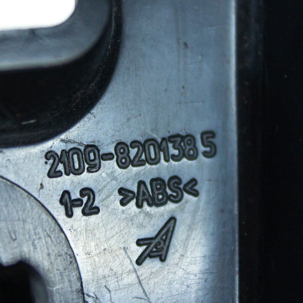 Облицовка передней двери ВАЗ-2109, -21099, -2114 и -2115 внутренняя левая