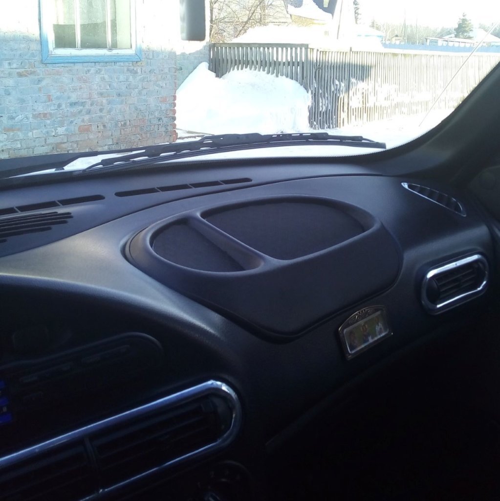 Полка на панель приборов ВАЗ-2123 и Chevrolet NIVA ООО "Автостайл"