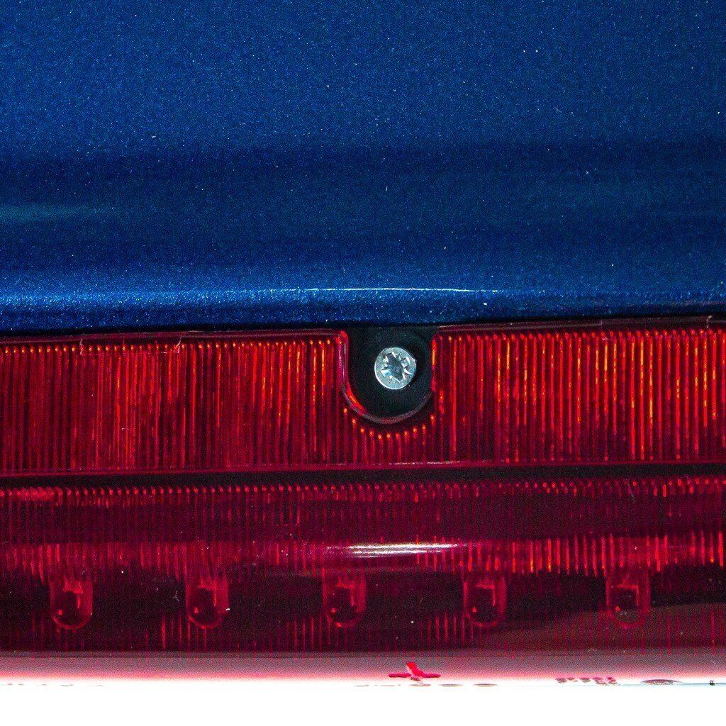 Спойлер двери задка ВАЗ-2113 и -2114 с фонарем (старого образца)