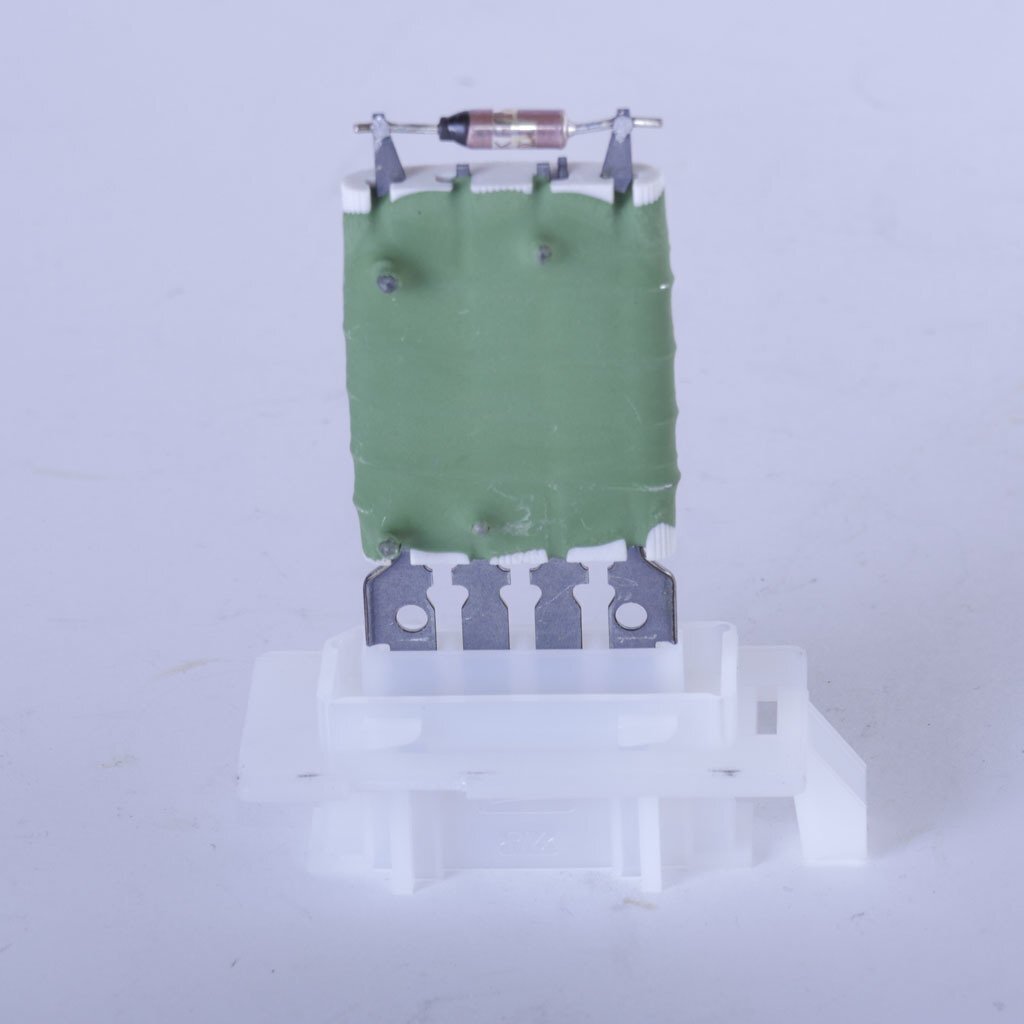 Резистор добавочный электровентилятора отопителя LADA Largus